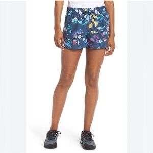 The North Face Women's Athletic Shorts- Classic short w/ floral pattern